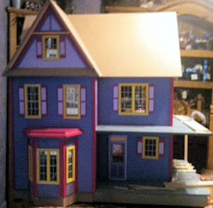 wood carving dollhouse